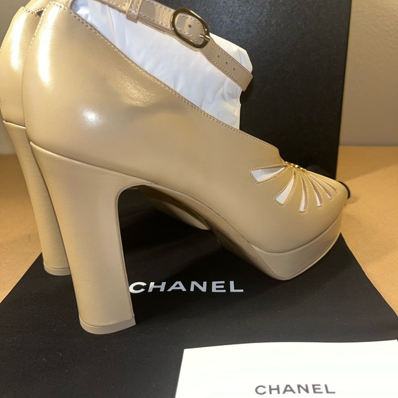Chanel Lambskin Sandals Heels size 42 - Picture 7 of 12